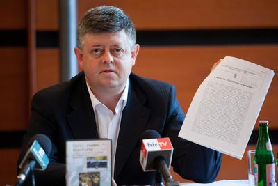 Feljelentést tett a Nemzeti Jogvédő Alapítvány-stock-foto