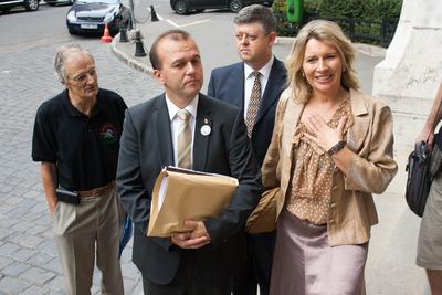 Feljelentést tett a Nemzeti Jogvédő Alapítvány-stock-foto