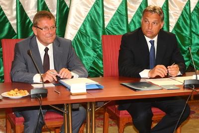 Orbán Viktor közgazdászokkal találkozott-stock-foto