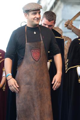 Pezsgőlovag-avatás a Borfesziválon-stock-foto