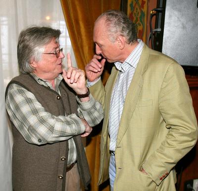 Megszületett a Társulat szereposztása-stock-foto