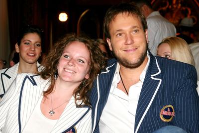 Megszületett a Társulat szereposztása-stock-foto