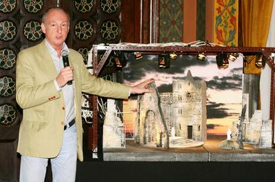 Megszületett a Társulat szereposztása-stock-foto