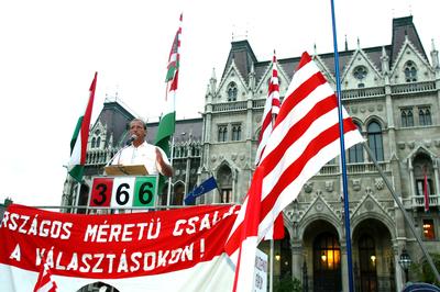 Ismét a kormány ellen tüntettek a Kossuth téren-stock-foto