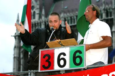 Ismét a kormány ellen tüntettek a Kossuth téren-stock-foto