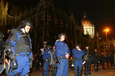 Ismét a kormány ellen tüntettek a Kossuth téren-stock-foto