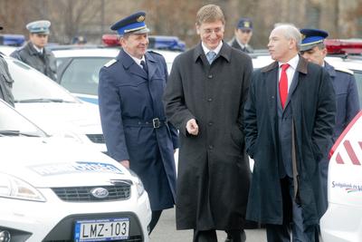 Új autókat kapott a rendőrség-stock-foto