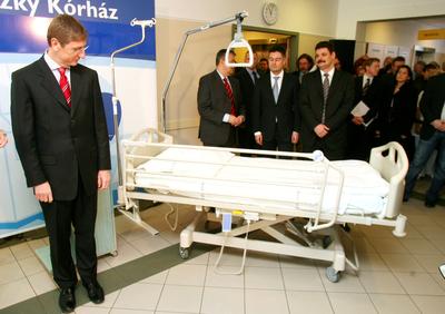 Ünnepélyes pillanatok a kőbányai Bajcsy-Zsilinszky Kórházban-stock-foto