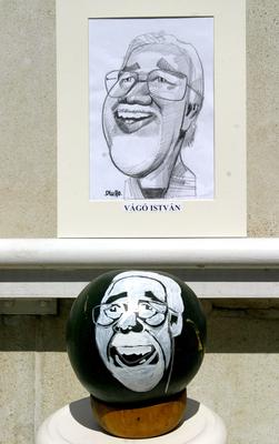 Portréképek görögdinnyén-stock-foto