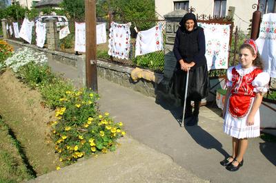 Felállították a palócok keresztjét Herencsényben-stock-foto
