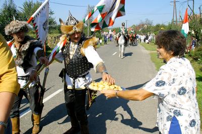 Felállították a palócok keresztjét Herencsényben-stock-foto