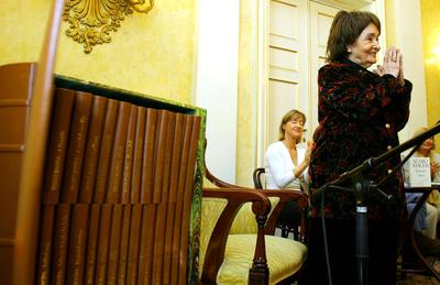 Szabó Magda 88 éves-stock-foto