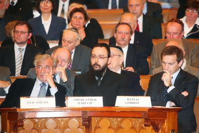 Elie Wiesel Budapesten-stock-foto