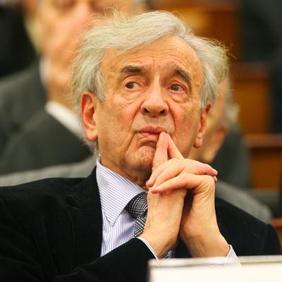 Elie Wiesel Budapesten-stock-foto