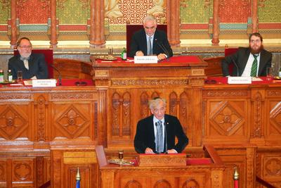 Elie Wiesel Budapesten-stock-foto