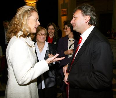 A kulturális miniszter megnyitotta a Van Gogh-kiállítást-stock-foto