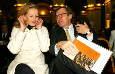 A kulturális miniszter megnyitotta a Van Gogh-kiállítást-stock-foto