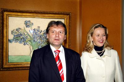 A kulturális miniszter megnyitotta a Van Gogh-kiállítást-stock-foto