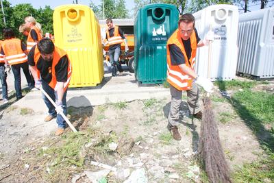 Sztárok takarították a várost-stock-foto