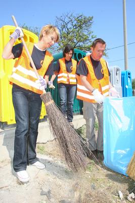 Sztárok takarították a várost-stock-foto