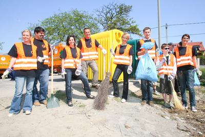 Sztárok takarították a várost-stock-foto