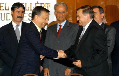 Együttműködést írt alá a Fidesz és a Nemzeti Fórum-stock-foto