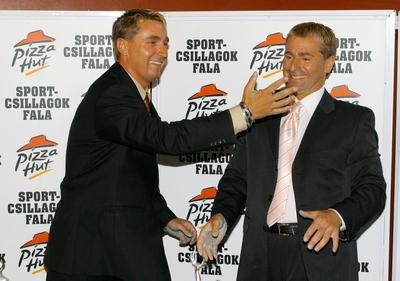 A Lázár-testvérek kézlenyomata is felkerül a Magyar Sportcsillagok Falára-stock-foto