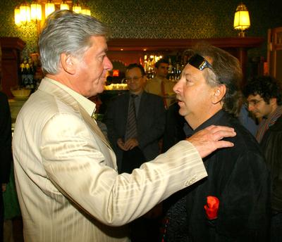 Az Egy szoknya, egy nadrág díszbemutatója az Urániában-stock-foto