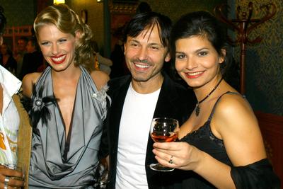 Az Egy szoknya, egy nadrág díszbemutatója az Urániában-stock-foto