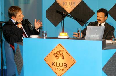 Gyurcsány Ferenc műsort vezet a Klub Rádióban-stock-foto