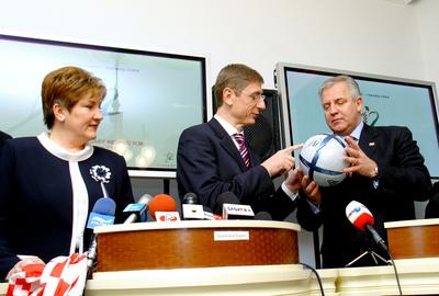 Sajtótájékoztató a 2012-s közös EB-ről-stock-foto