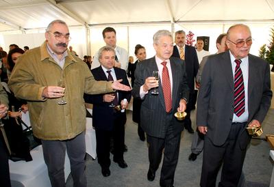 Elhelyezték a Millennium Gate – CEU Business School alapkövét-stock-foto