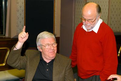 Budapest, 2006.02.20.
Lezajlottak az előválogatások az ötödik Humorfesztiválon, így a több száz jelentkező közül az előadói kategóriában négy elődöntő keretében 32 produkció hallható a Magyar Rádió Márványtermében. A középdöntőbe 16, a döntőbe 8 előadó kerül. Szerzői kategóriában 2 elődöntőt tartottak február 20-án.

A képen: Gálvölgyi János (balra) és Haumann Péter-stock-foto