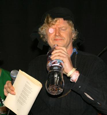 Guinness rekordra készül Müller Péter Sziámi-stock-foto