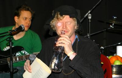 Guinness rekordra készül Müller Péter Sziámi-stock-foto