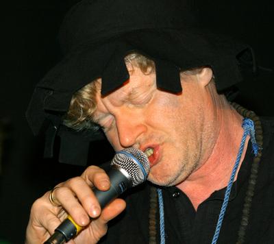 Guinness rekordra készül Müller Péter Sziámi-stock-foto