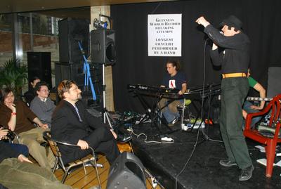 Guinness rekordra készül Müller Péter Sziámi-stock-foto