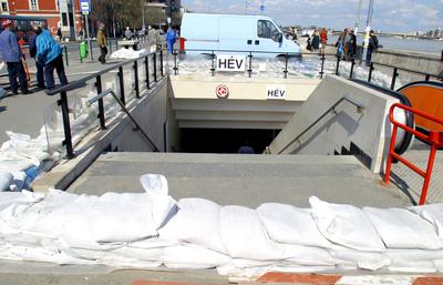 Árvíz Budapesten-stock-foto