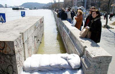 Árvíz Budapesten-stock-foto