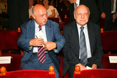 Állami kitüntetések átadása a Parlamentben-stock-foto