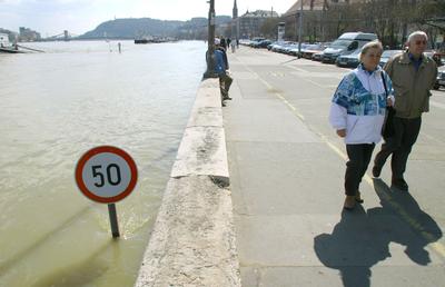 Árvíz Budapesten-stock-foto