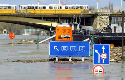 Árvíz Budapesten-stock-foto