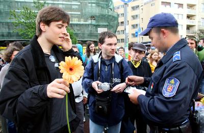Radikális gyalogosok bénították meg a forgalmat-stock-foto