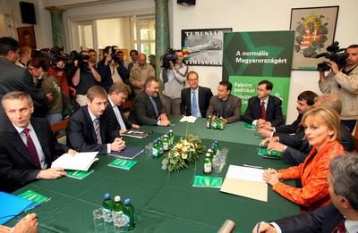 Négypárti találkozó-stock-foto