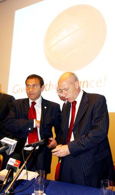 Bemutatták az Európa-bajnokság pályázati anyagát-stock-foto