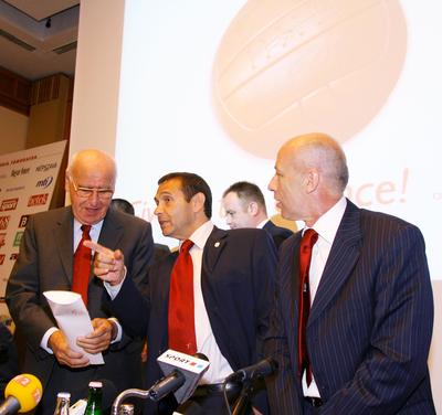 Bemutatták az Európa-bajnokság pályázati anyagát-stock-foto