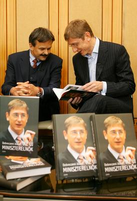 Megjelent Debreczeni József Az új miniszterelnök című könyve-stock-foto