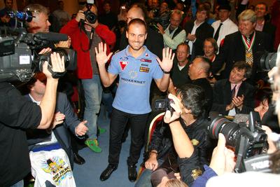 Autót és motort kapott Talma ajándékba-stock-foto