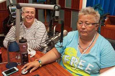 Reggeli műsor a Klubrádióban-stock-foto