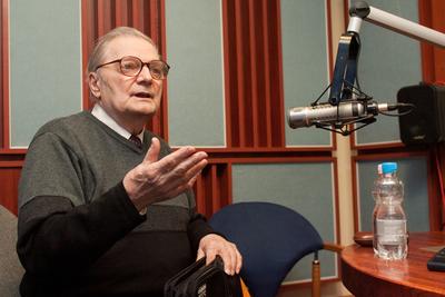 Reggeli műsor a Klubrádióban-stock-foto